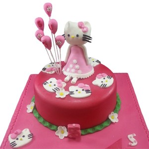 Hello Kitty Dünyası Pastası